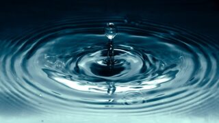 朝に水を飲む正しいタイミングと量｜コップ一杯で体の内側から整える